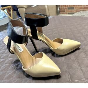 Steve Madden Magie Leather Heels Pumps Beige w. Black Ankle Strap - Size 6